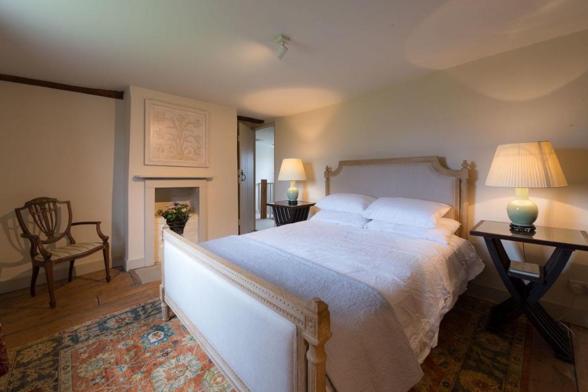 Navigation Cottage On The Historic Sea Lock Overlooking The Nature Reserve Maldon Exterior foto